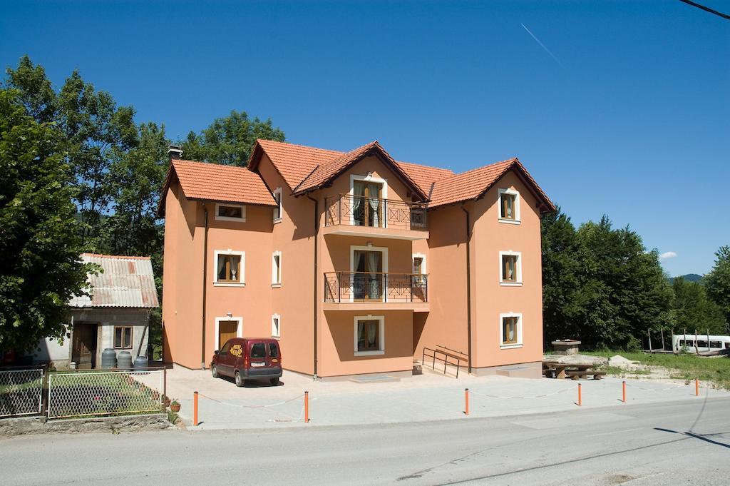 Apartments Manjan Krasno Polje Eksteriør billede