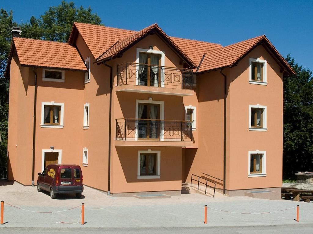 Apartments Manjan Krasno Polje Eksteriør billede