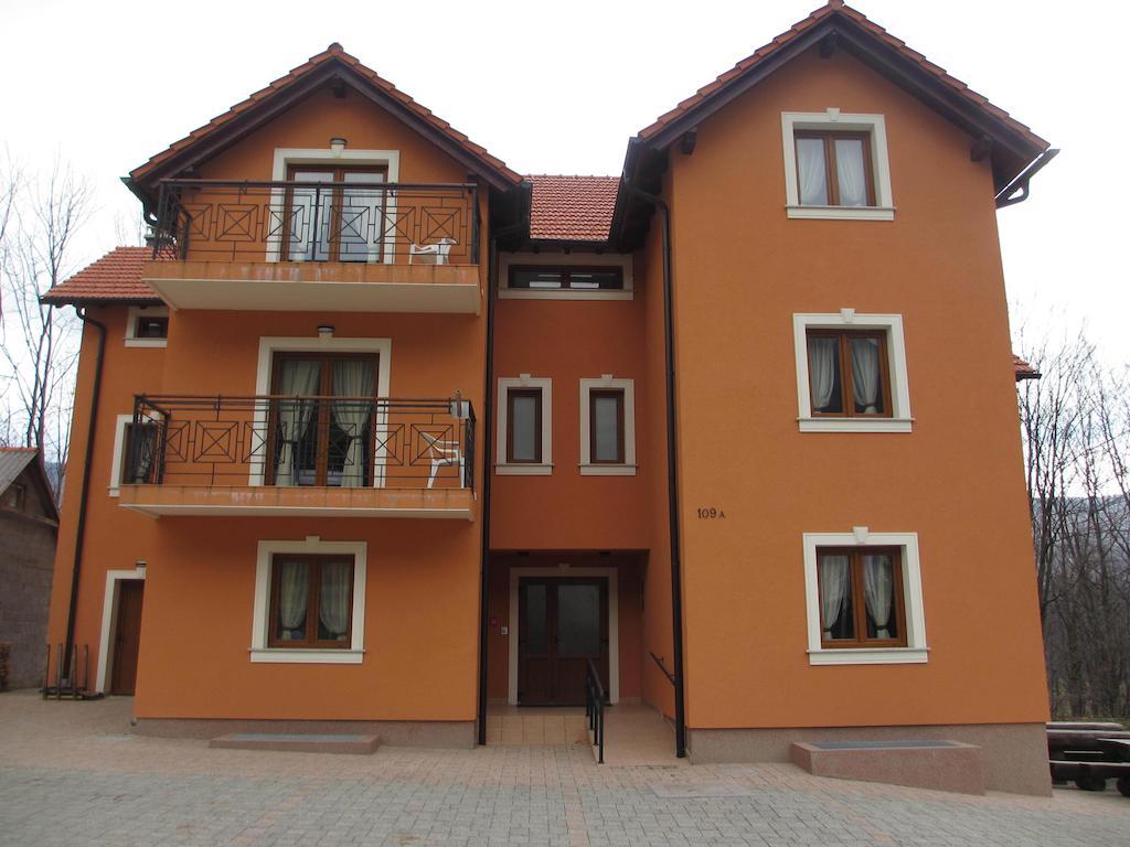 Apartments Manjan Krasno Polje Eksteriør billede